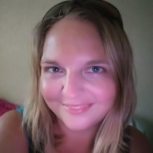 Meet your Posher, Carrie